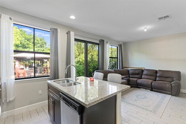 5215 NW 50th Ter, Tamarac, FL 33319