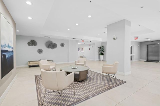 704 N Ocean Boulevard 404, Pompano Beach, FL 33062