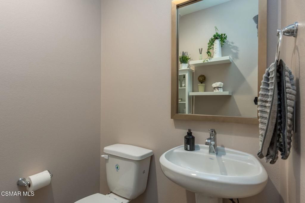 Image 13 of property listing at 114 Red Brick Drive 1, Simi Valley, CA 93065