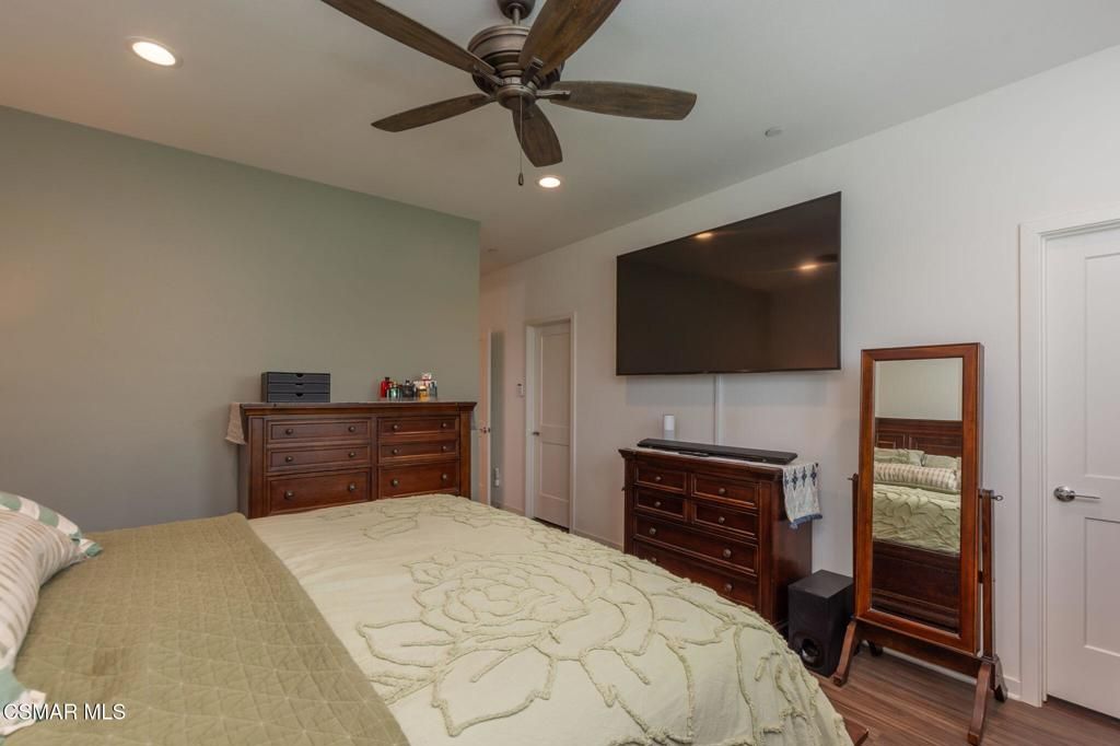 Image 16 of property listing at 114 Red Brick Drive 1, Simi Valley, CA 93065