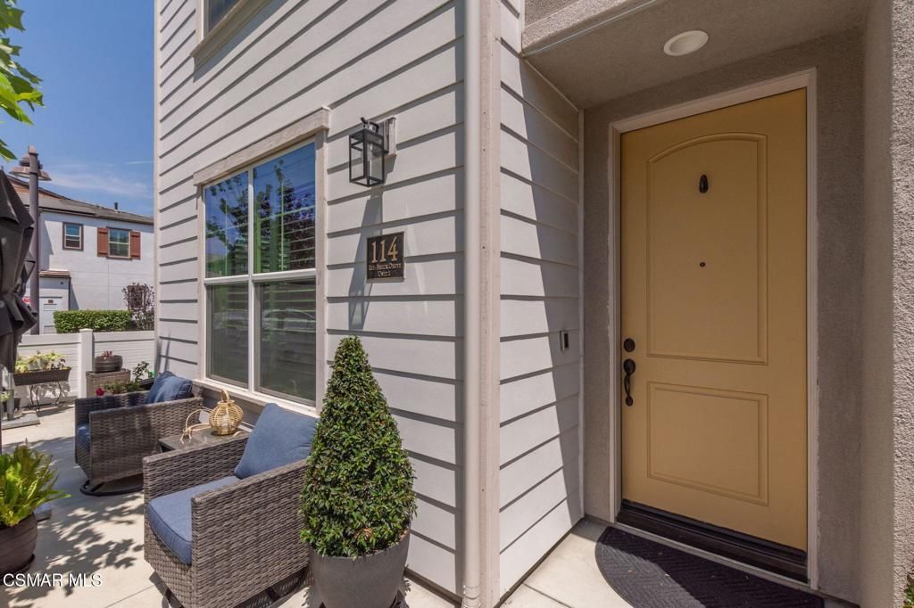 Image 4 of property listing at 114 Red Brick Drive 1, Simi Valley, CA 93065