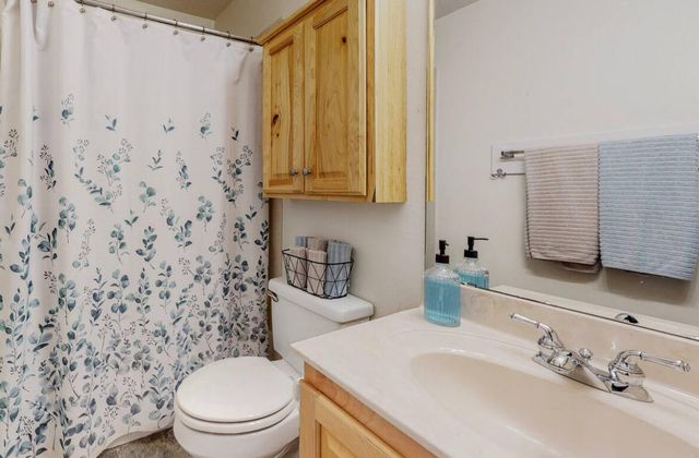 9829 Buckeye Street NW, Albuquerque, NM 87114