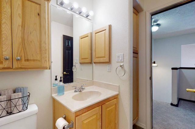 9829 Buckeye Street NW, Albuquerque, NM 87114