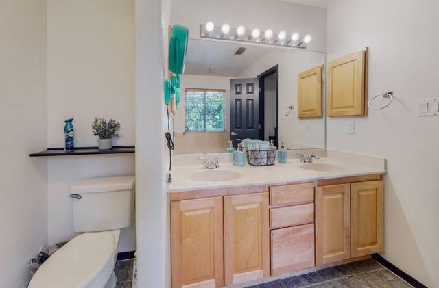 9829 Buckeye Street NW, Albuquerque, NM 87114