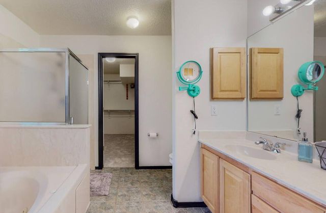 9829 Buckeye Street NW, Albuquerque, NM 87114