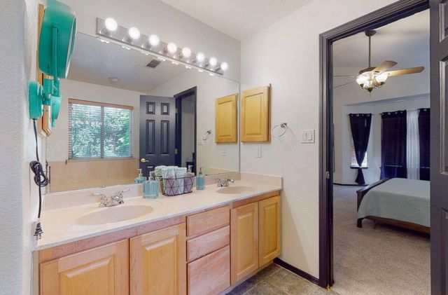 9829 Buckeye Street NW, Albuquerque, NM 87114