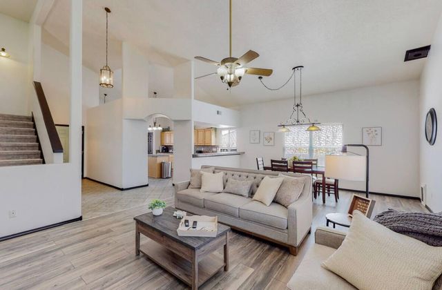 9829 Buckeye Street NW, Albuquerque, NM 87114