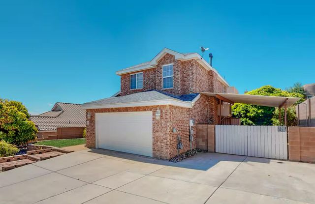 9829 Buckeye Street NW, Albuquerque, NM 87114