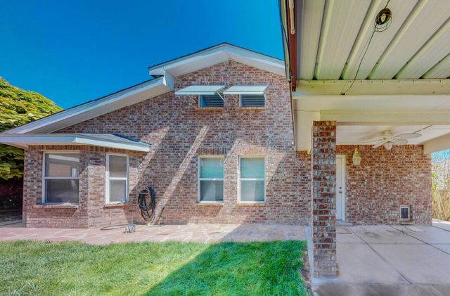 9829 Buckeye Street NW, Albuquerque, NM 87114