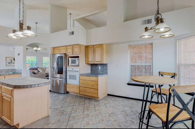 9829 Buckeye Street NW, Albuquerque, NM 87114