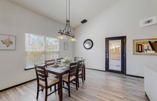 9829 Buckeye Street NW, Albuquerque, NM 87114