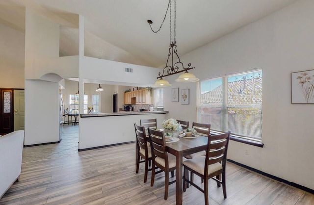 9829 Buckeye Street NW, Albuquerque, NM 87114