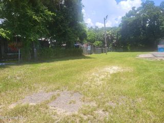 1210 E Railroad Street, Gulfport, MS 39501