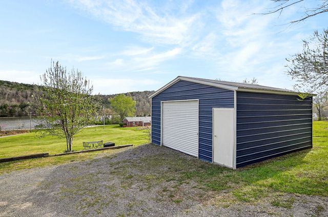 6076 Granville Hwy, Granville, TN 38564
