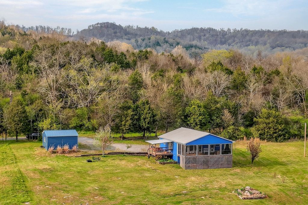 6076 Granville Hwy, Granville, TN 38564