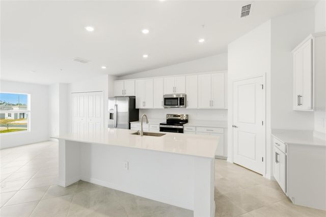 19015 SCALLOP LOOP 7125, Lakewood Ranch, FL 34211