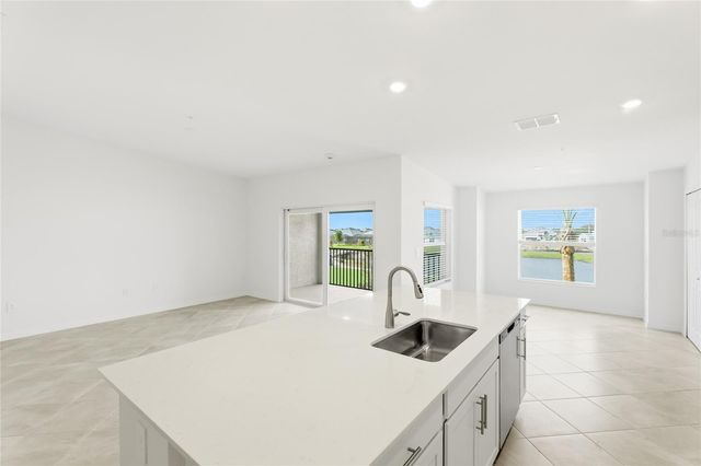 19015 SCALLOP LOOP 7125, Lakewood Ranch, FL 34211