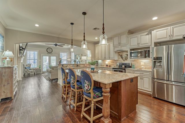 122 Harbour Town Court, Montgomery, TX 77356