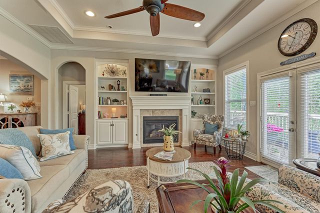 122 Harbour Town Court, Montgomery, TX 77356