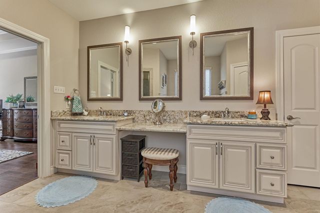 122 Harbour Town Court, Montgomery, TX 77356