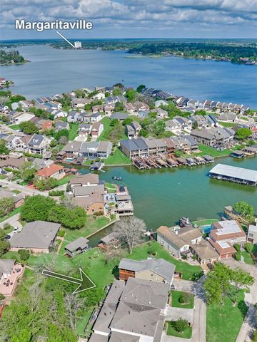 122 Harbour Town Court, Montgomery, TX 77356