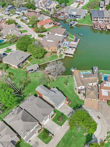 122 Harbour Town Court, Montgomery, TX 77356