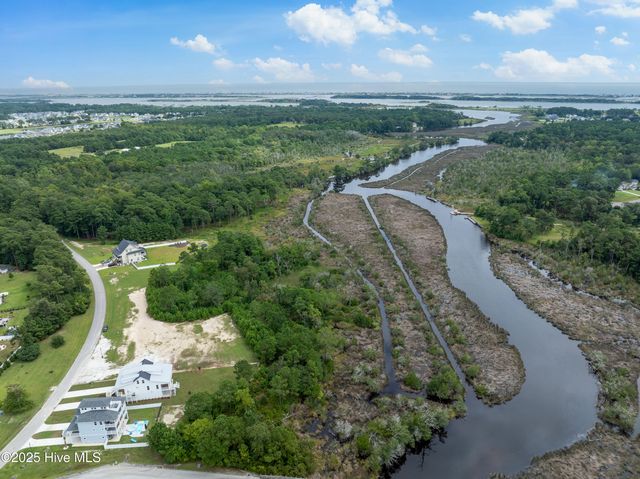 256 Kings Creek Crossing, Holly Ridge, NC 28445