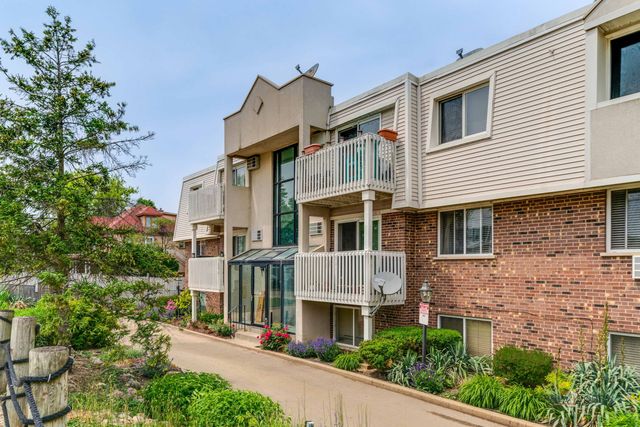 155 E Mill Street 8, Wauconda, IL 60084