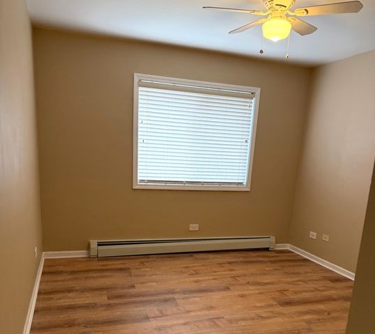 155 E Mill Street 8, Wauconda, IL 60084