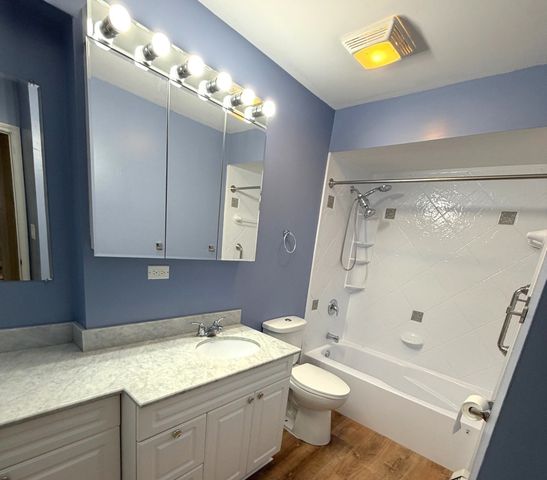 155 E Mill Street 8, Wauconda, IL 60084