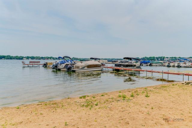 155 E Mill Street 8, Wauconda, IL 60084