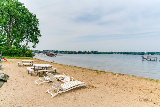 155 E Mill Street 8, Wauconda, IL 60084