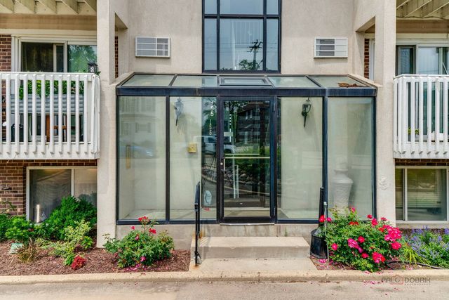 155 E Mill Street 8, Wauconda, IL 60084