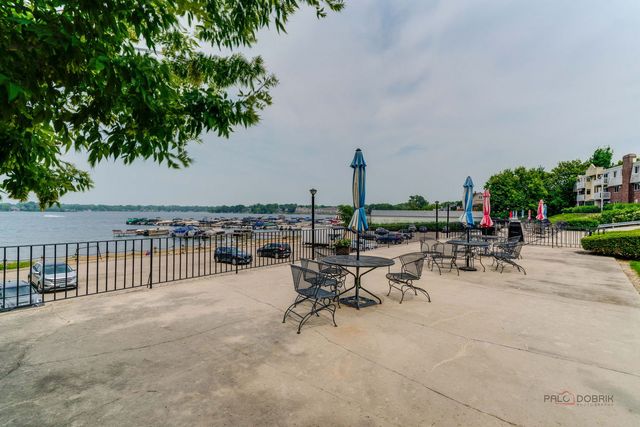 155 E Mill Street 8, Wauconda, IL 60084