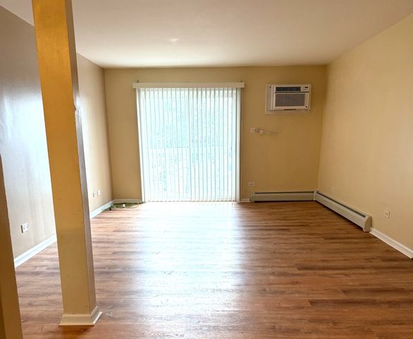 155 E Mill Street 8, Wauconda, IL 60084