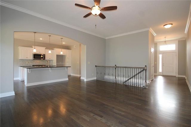 3323 NW 93rd Street, Kansas City, MO 64154