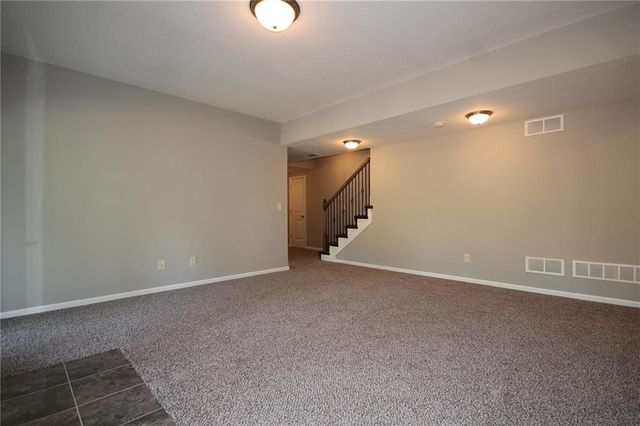 3323 NW 93rd Street, Kansas City, MO 64154