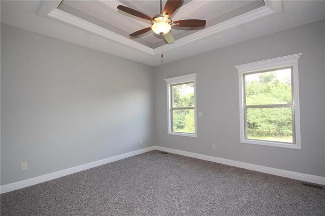3323 NW 93rd Street, Kansas City, MO 64154