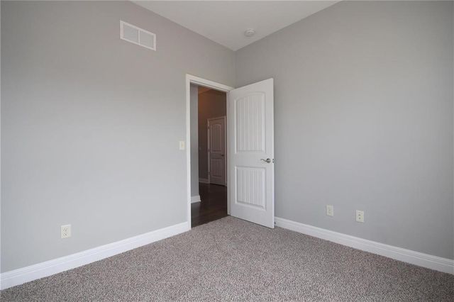 3323 NW 93rd Street, Kansas City, MO 64154