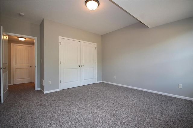 3323 NW 93rd Street, Kansas City, MO 64154
