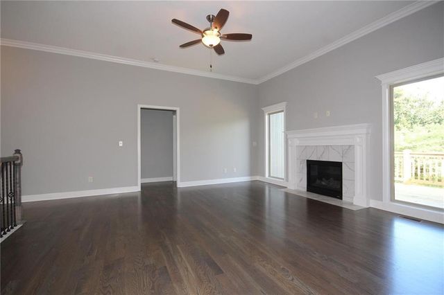 3323 NW 93rd Street, Kansas City, MO 64154