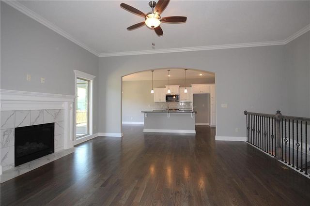 3323 NW 93rd Street, Kansas City, MO 64154