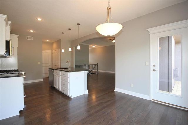3323 NW 93rd Street, Kansas City, MO 64154