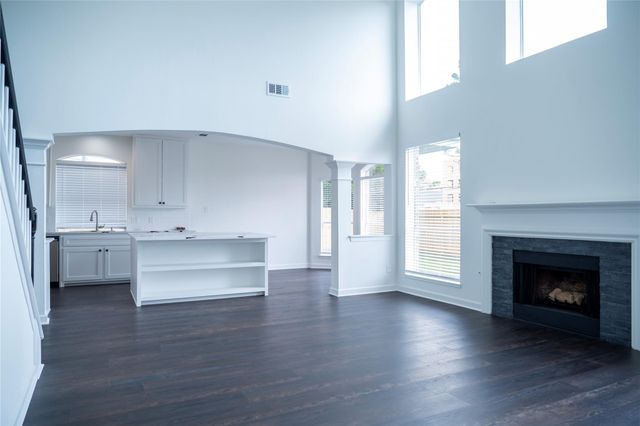 15603 Edgemere Ct Court, Sugar Land, TX 77498