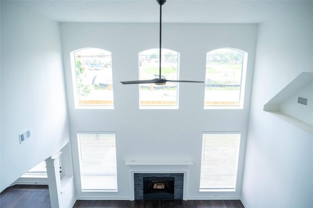 15603 Edgemere Ct Court, Sugar Land, TX 77498