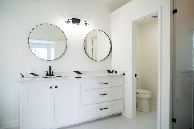 15603 Edgemere Ct Court, Sugar Land, TX 77498