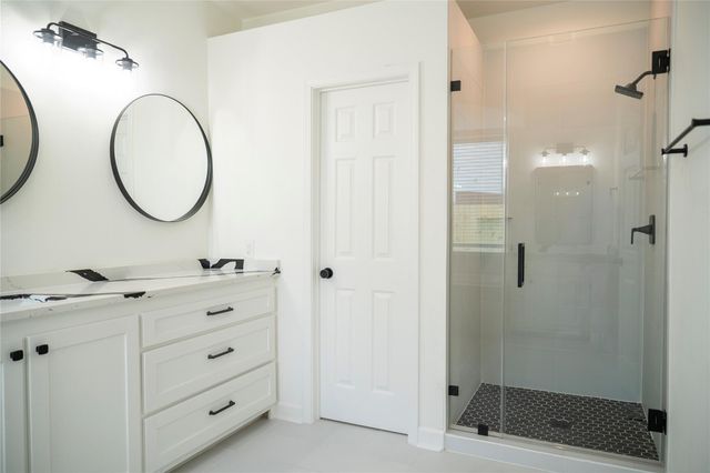 15603 Edgemere Ct Court, Sugar Land, TX 77498