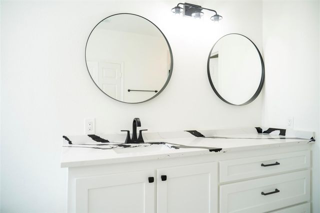 15603 Edgemere Ct Court, Sugar Land, TX 77498