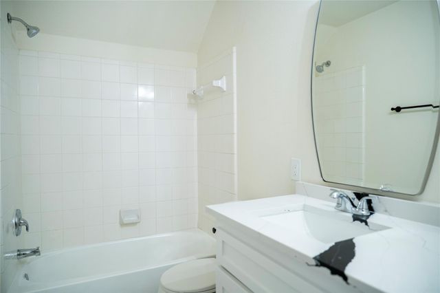 15603 Edgemere Ct Court, Sugar Land, TX 77498