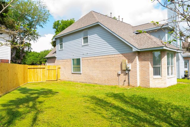 15603 Edgemere Ct Court, Sugar Land, TX 77498